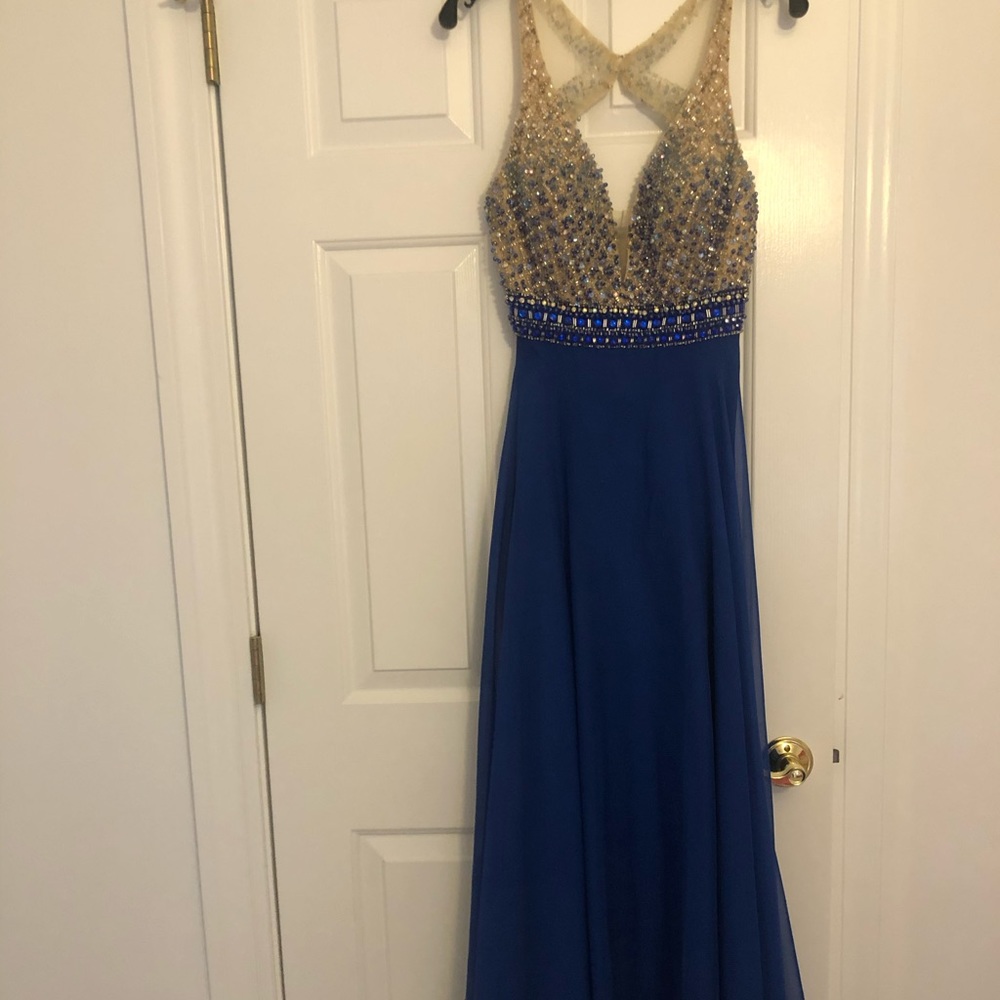 PROM DRESS - Picture 2 of 4